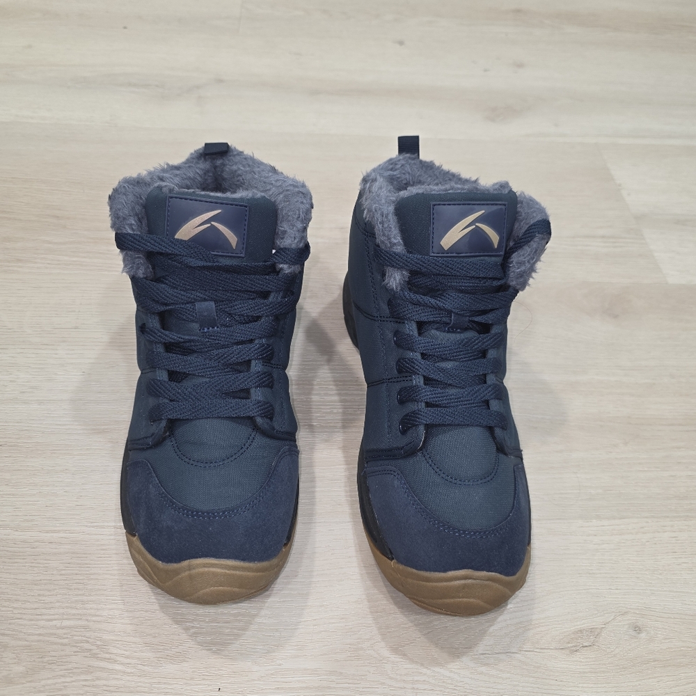 AZOOKEN Men European Boots / Athletic/ Hiking Water Resistant Men's Size 9.5